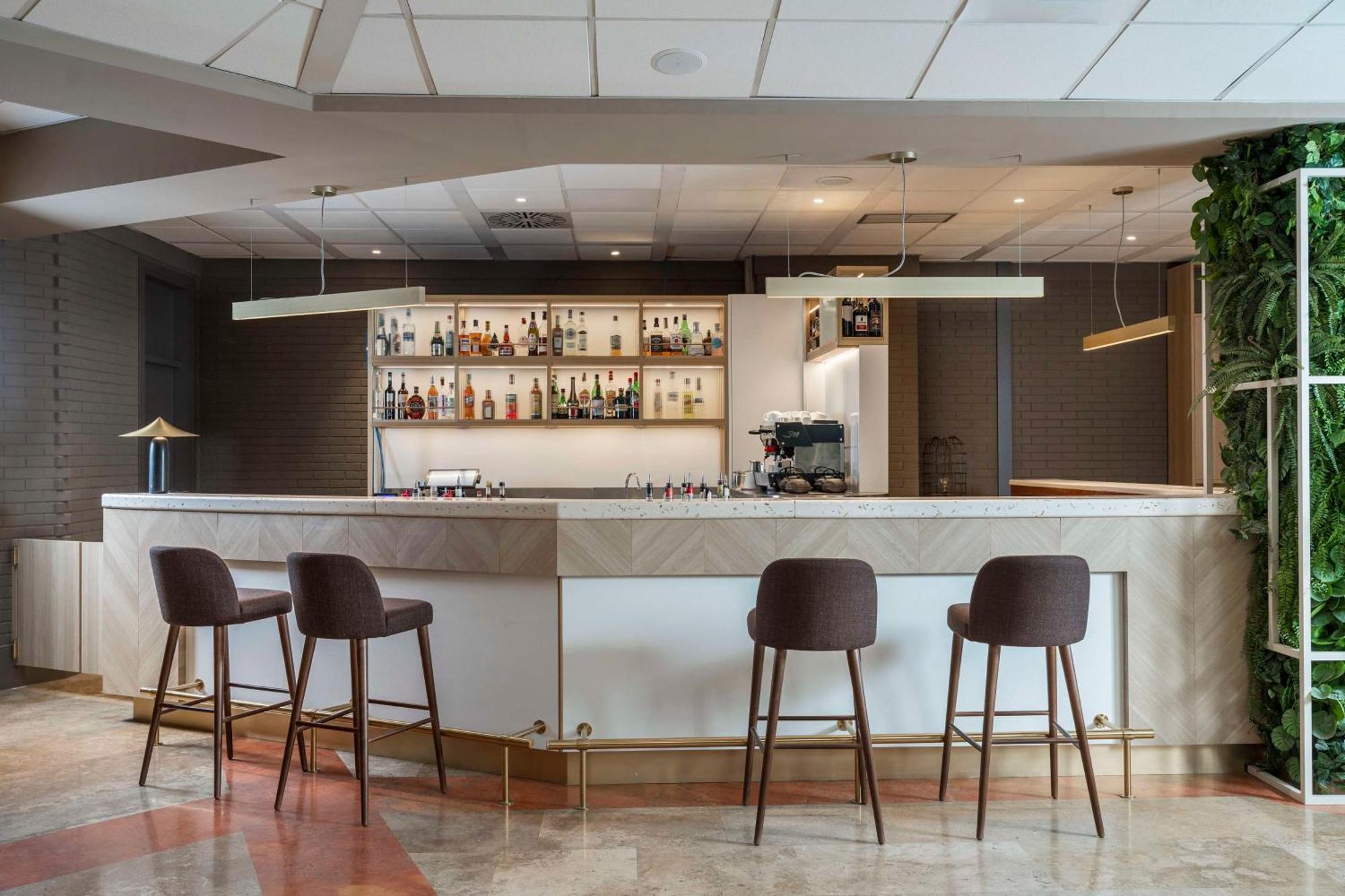 Hilton Garden Inn Bologna North Quarto Inferiore Exterior photo