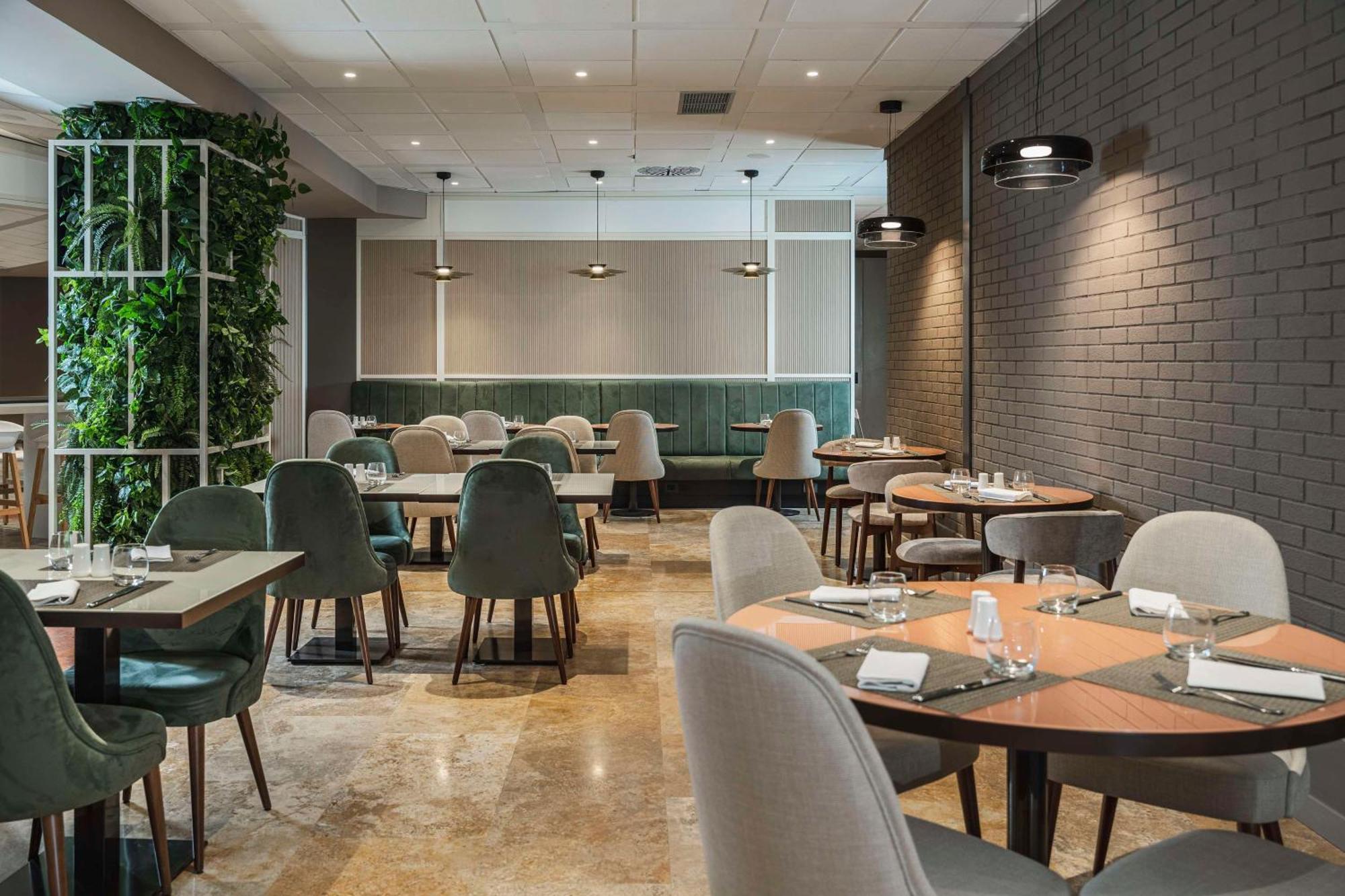 Hilton Garden Inn Bologna North Quarto Inferiore Exterior photo